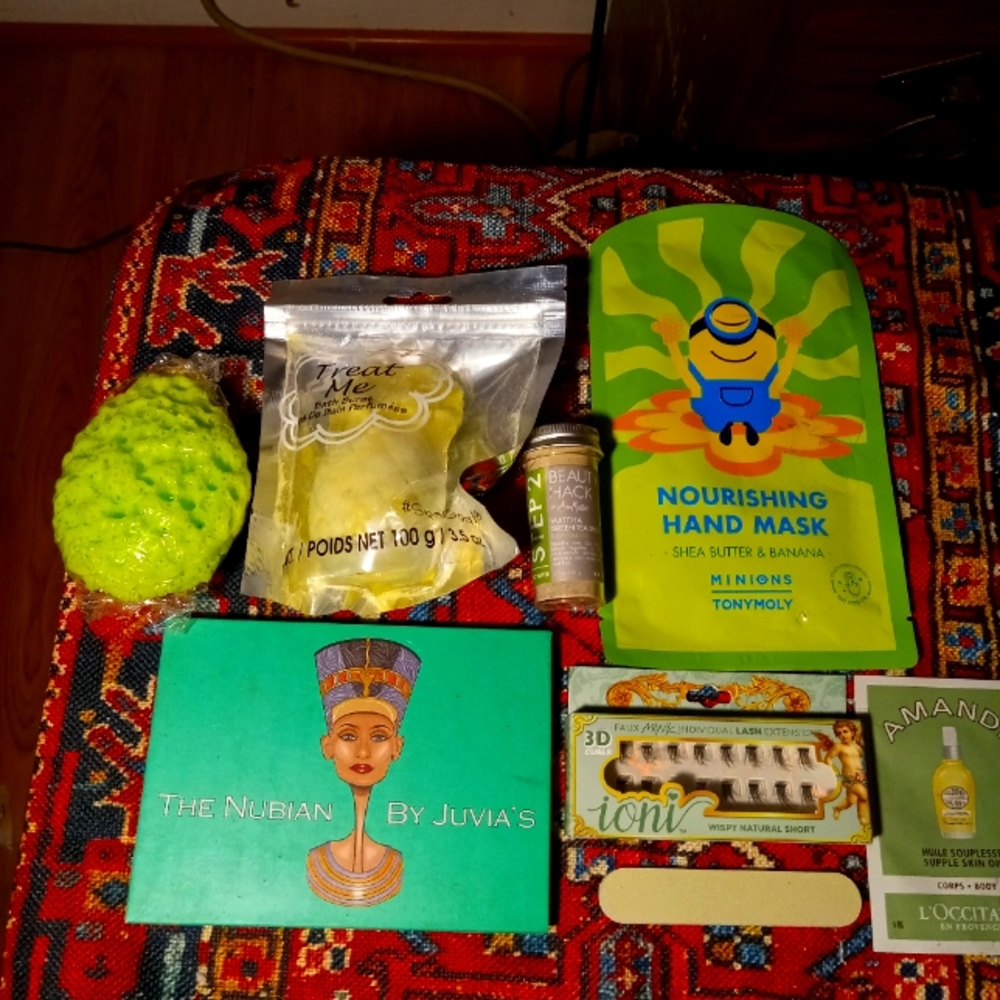 Makeup bundle!